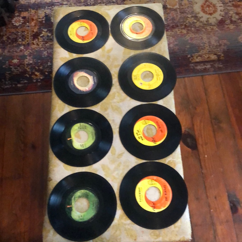 Beatles 45 records Hey Jude, yesterday, help, I am the walrus, let it be, 8 reco